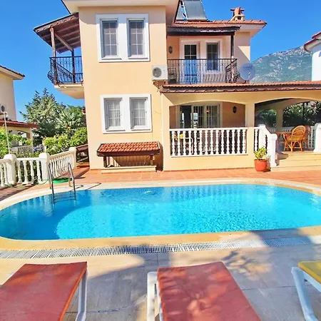 Uemit Villa Villa
