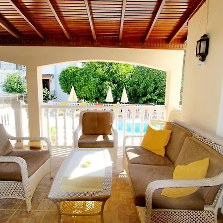 Uemit Villa Villa