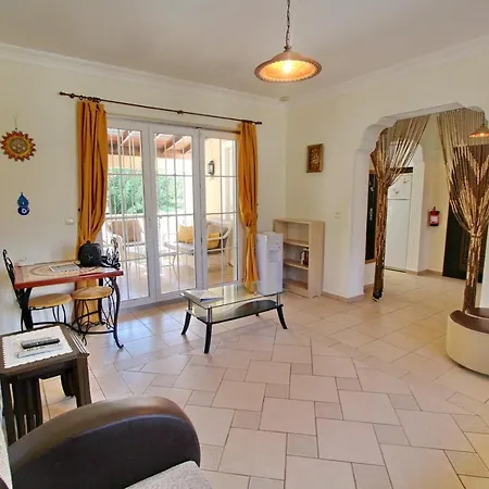 Uemit Villa Villa *