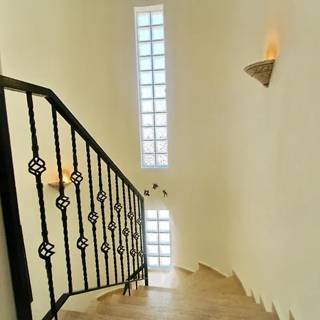 Uemit Villa *